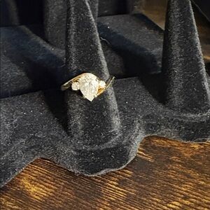 Beautiful CZ Pear Cut Solitaire Gold Ring size 6.5
